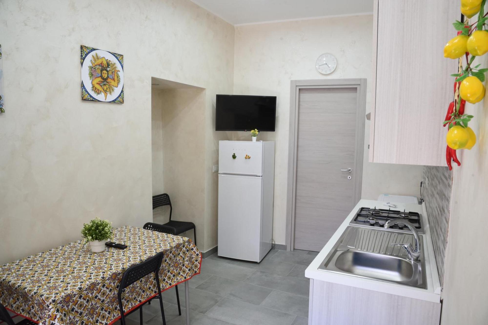 Family House Apartment Catania Exterior photo