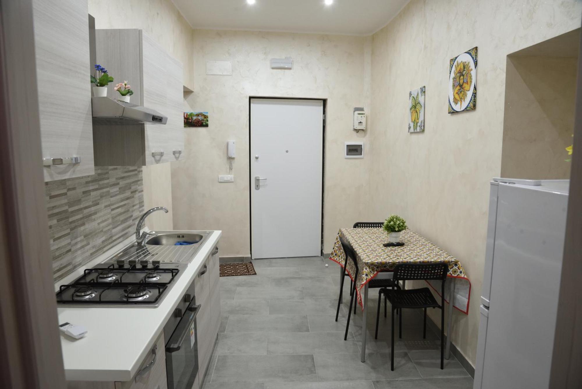 Family House Apartment Catania Exterior photo